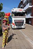 051.JPG