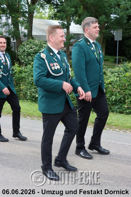062.jpg
