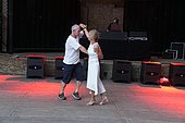 063.jpg