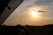 051.jpg
