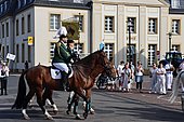 051.jpg