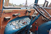 055.jpg
