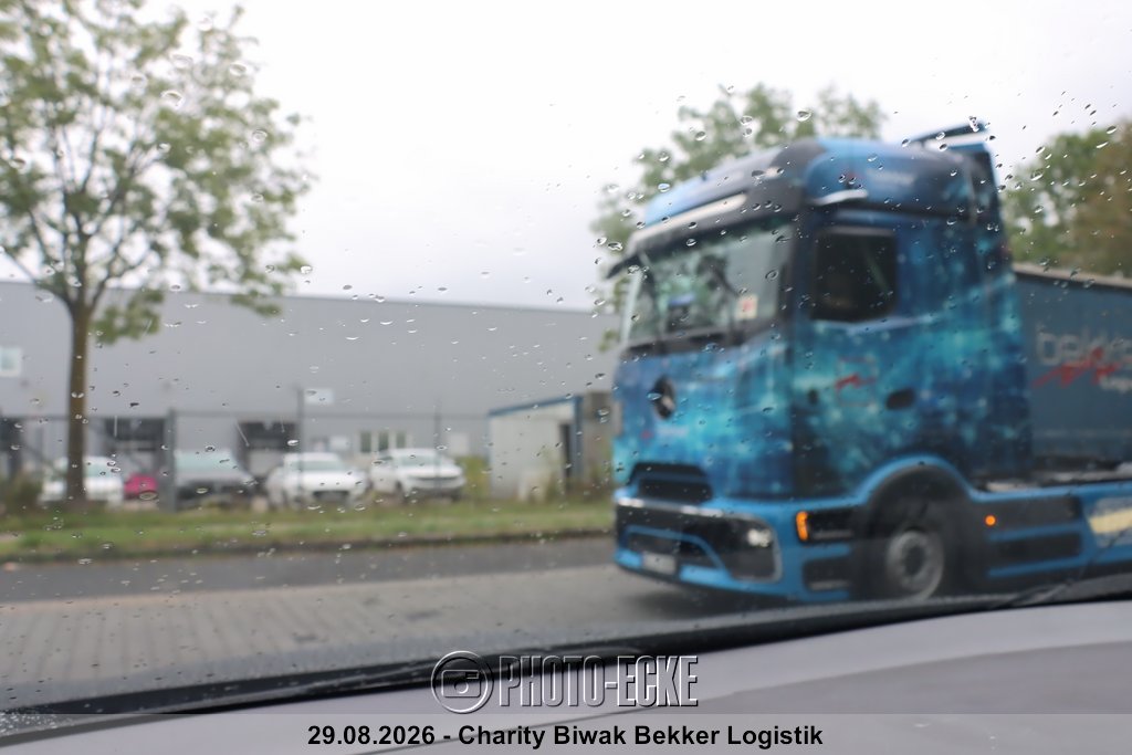 052.jpg